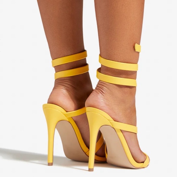 New in Box Ronja Freesia Strappy Sandal - Picture 3 of 7